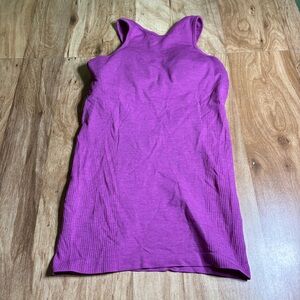 Lululemon Purple Fuchsia Tank Top Built In Bra Yoga Athletic Womens Measure PICS